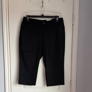 St. John's Bay Black Capris